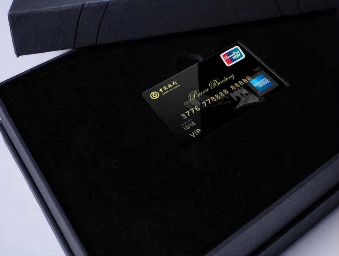 ​号称“无所不能”的黑卡，我国仅三家银行发行，究竟有多“牛”？ 第2张