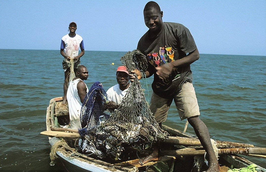 ​各方面条件优越，非洲时尚之国安哥拉，真实现状是怎么样的国家？ 第11张