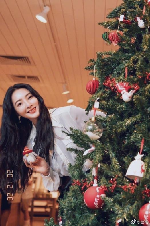 曹格晒照为儿子庆生,13岁儿子皮肤黝黑样貌大变,身后豪宅吸晴 第6张 曹格晒照为儿子庆生,13岁儿子皮肤黝黑样貌大变,身后豪宅吸晴 第6张