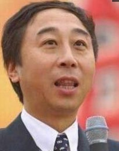 ​60岁的冯巩全家旧照曝光，儿子帅气妻子美貌如花 第1张