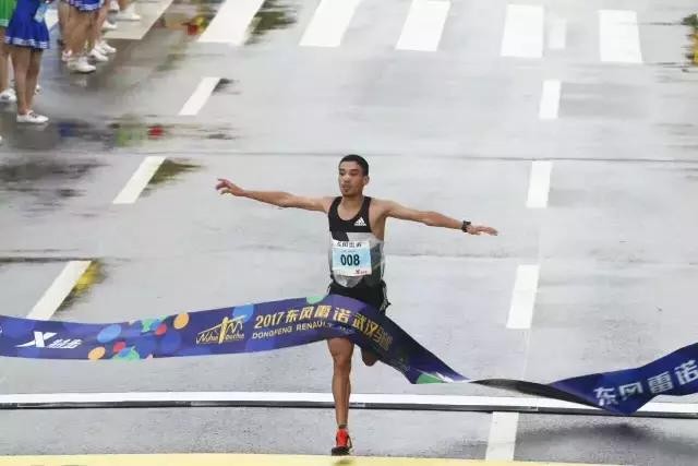 ​927汉马记忆丨2017武汉马拉松！不负美景不负卿！ 第4张