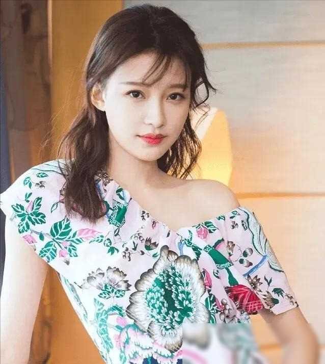 ​6位女星素颜大变样！带妆美若天仙，卸妆却让人惊呼“认不出”！ 第41张