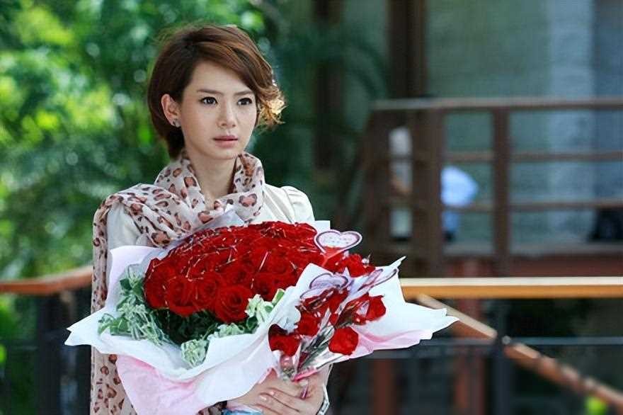 ​6位女星素颜大变样！带妆美若天仙，卸妆却让人惊呼“认不出”！ 第19张