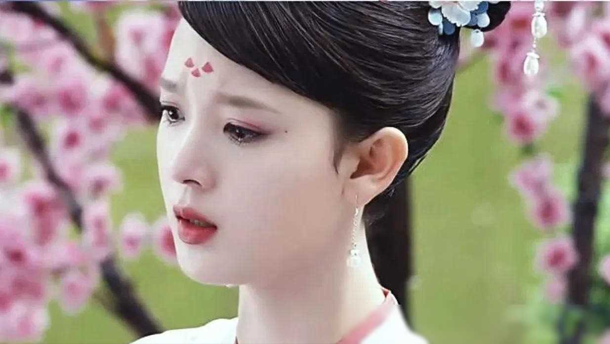 ​6位女星素颜大变样！带妆美若天仙，卸妆却让人惊呼“认不出”！ 第48张