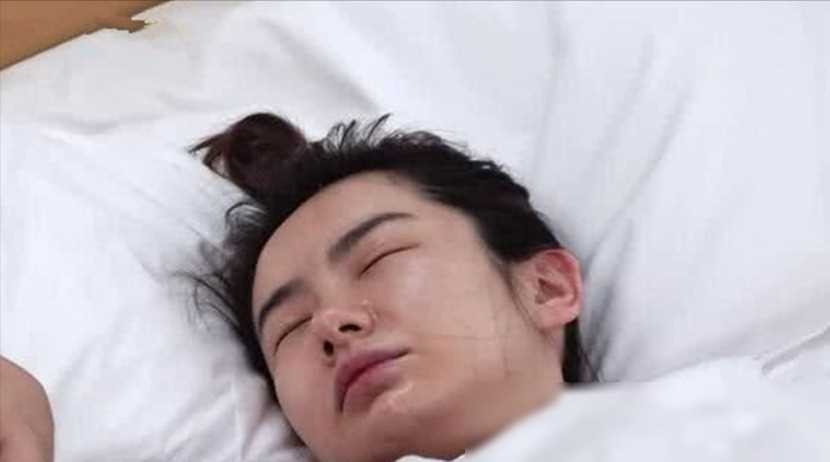 ​6位女星素颜大变样！带妆美若天仙，卸妆却让人惊呼“认不出”！ 第24张