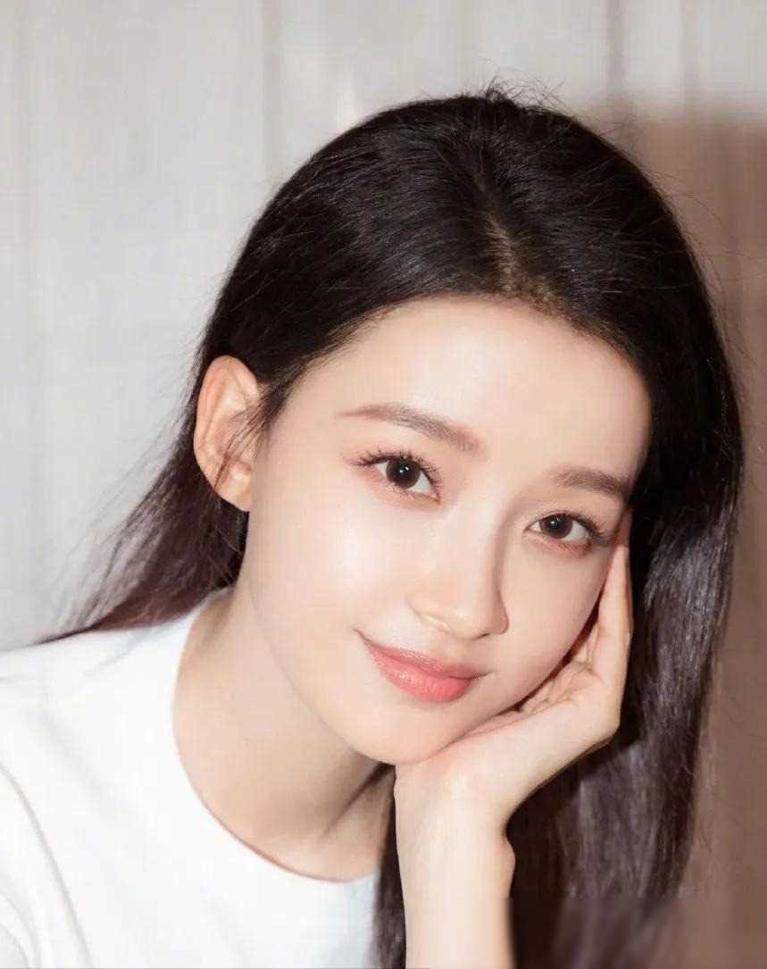 ​6位女星素颜大变样！带妆美若天仙，卸妆却让人惊呼“认不出”！ 第40张