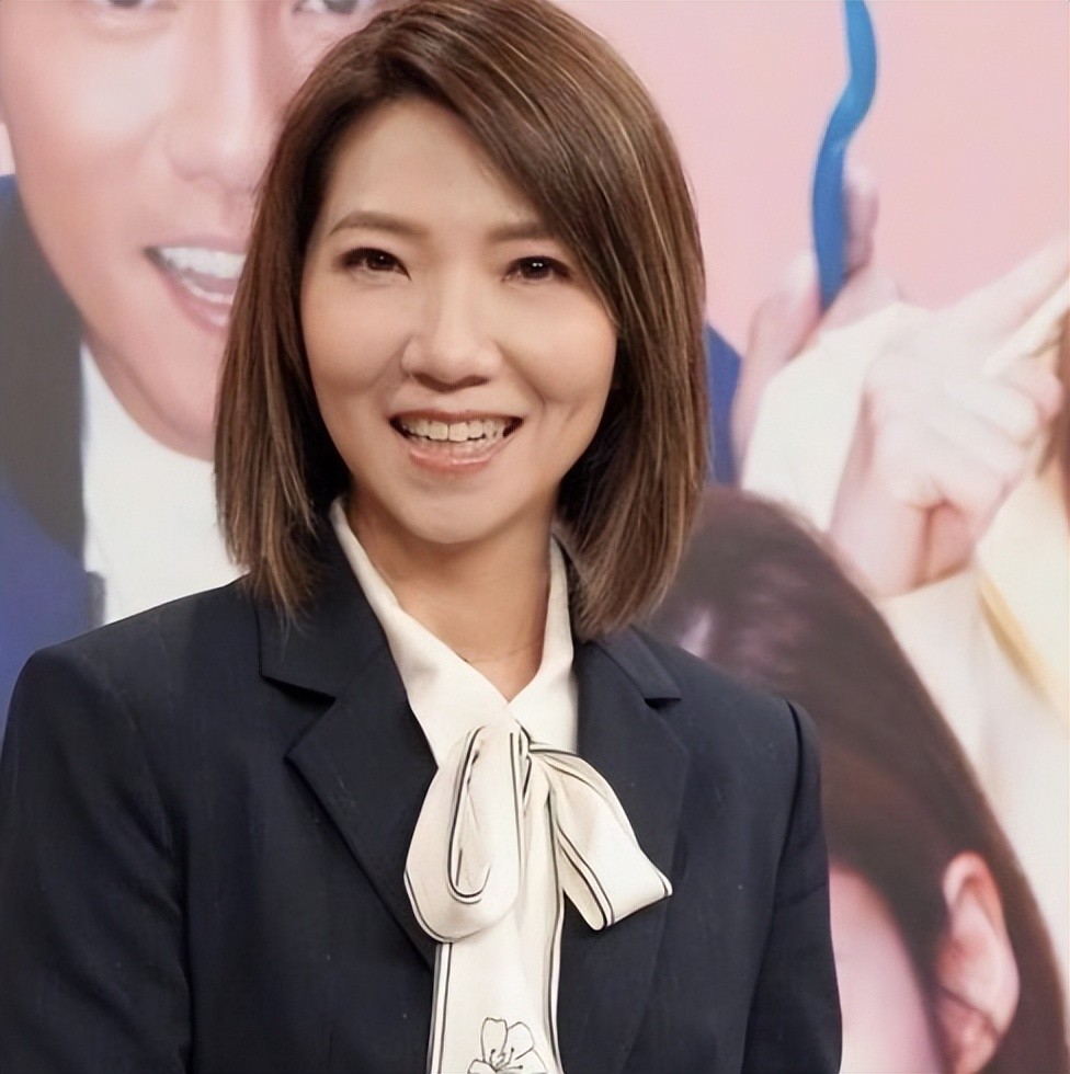 TVB女星车婉婉陷经济困难,镜头前多次落泪,主动敲高层门求工作 第2张 TVB女星车婉婉陷经济困难,镜头前多次落泪,主动敲高层门求工作 第2张