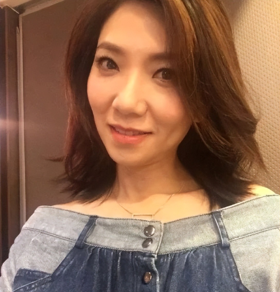 TVB女星车婉婉陷经济困难,镜头前多次落泪,主动敲高层门求工作 第11张 TVB女星车婉婉陷经济困难,镜头前多次落泪,主动敲高层门求工作 第11张