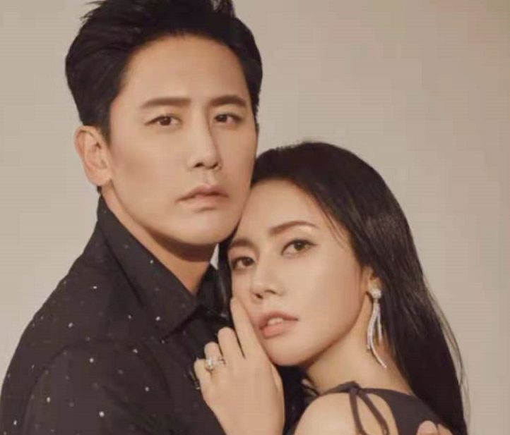 ​秋瓷炫老公疑似出轨(抱着美女坐大腿？) 第13张