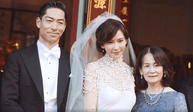 ​好甜！林志玲纪念结婚三周年 晒婚礼影像唯美浪漫 第4张