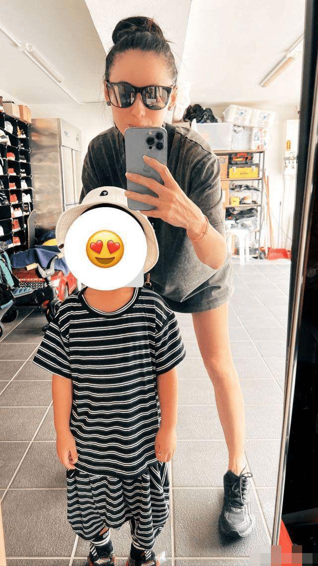 ​张柏芝晒三个儿子近照 老大老二帅气阳光老三可爱 第5张