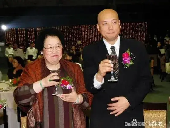 ​＂迟重瑞与陈丽华：真爱战胜一切的传奇故事＂ 第4张