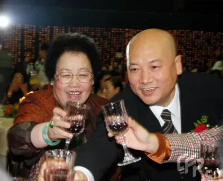 ​＂迟重瑞与陈丽华：真爱战胜一切的传奇故事＂ 第3张