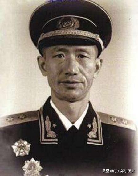 ​八路军386旅共有两个参谋长，他们都是谁？后来授予了什么军衔？ 第4张