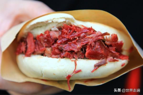 ​不来西安回民街不知道的羊肉泡馍吃法，人均30可以品尝十来样美食 第9张