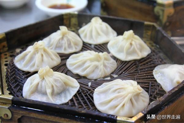 ​不来西安回民街不知道的羊肉泡馍吃法，人均30可以品尝十来样美食 第4张