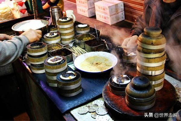 ​不来西安回民街不知道的羊肉泡馍吃法，人均30可以品尝十来样美食 第5张