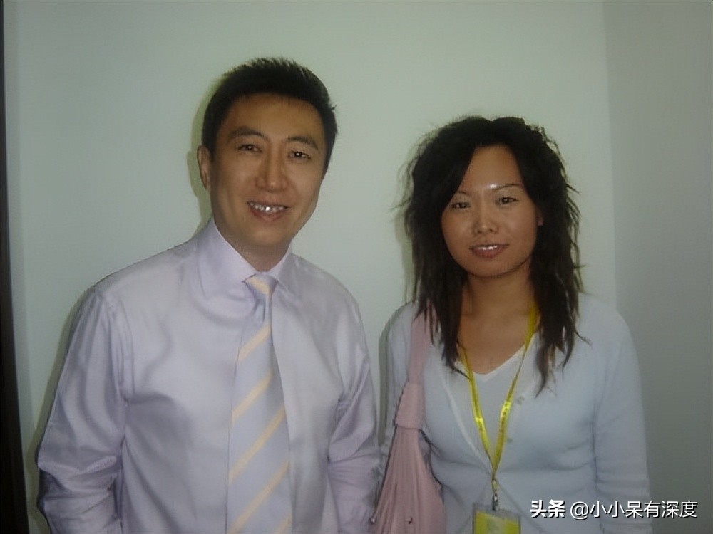 ​陈伟鸿老婆朱莉的简介（央视主持人陈伟鸿，他今年55岁了，老婆大人长相优雅端 第22张