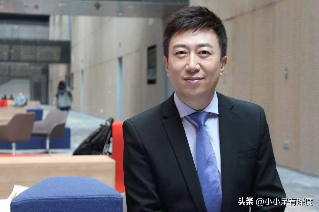 ​陈伟鸿老婆朱莉的简介（央视主持人陈伟鸿，他今年55岁了，老婆大人长相优雅端 第7张