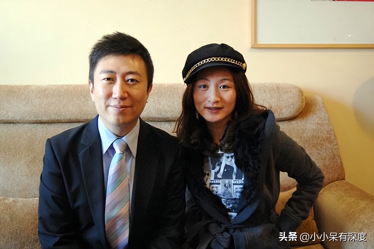 ​陈伟鸿老婆朱莉的简介（央视主持人陈伟鸿，他今年55岁了，老婆大人长相优雅端 第18张