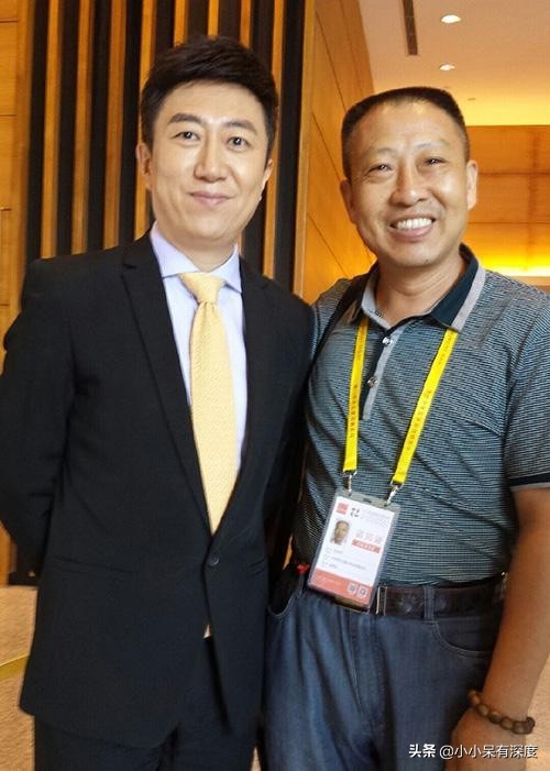 ​陈伟鸿老婆朱莉的简介（央视主持人陈伟鸿，他今年55岁了，老婆大人长相优雅端 第10张