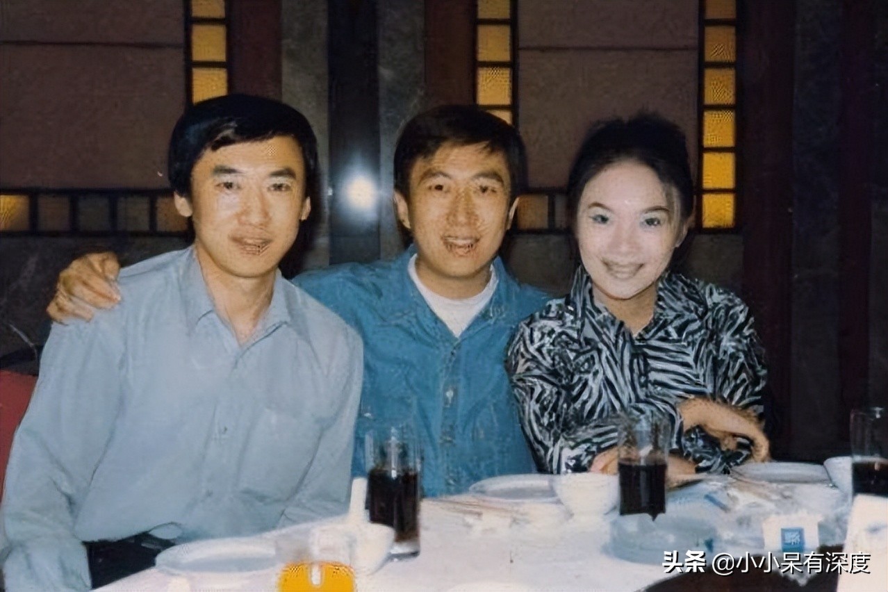 ​陈伟鸿老婆朱莉的简介（央视主持人陈伟鸿，他今年55岁了，老婆大人长相优雅端 第23张