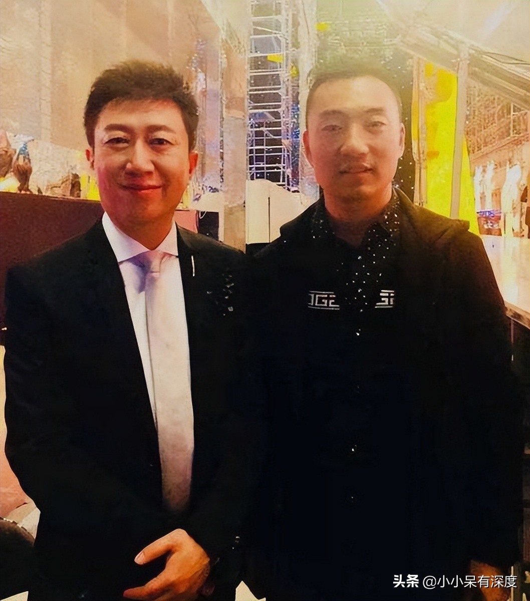​陈伟鸿老婆朱莉的简介（央视主持人陈伟鸿，他今年55岁了，老婆大人长相优雅端 第15张