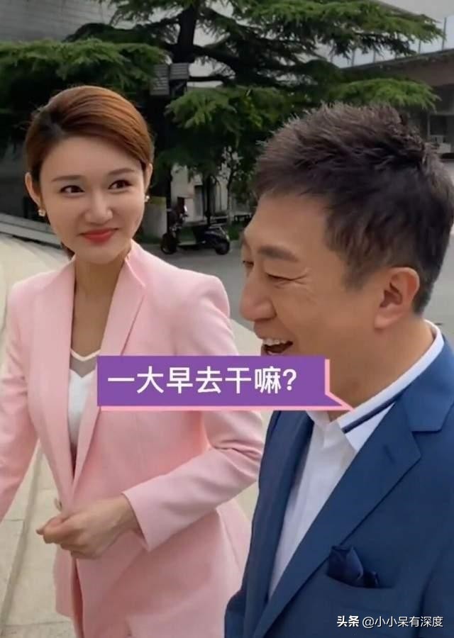 ​陈伟鸿老婆朱莉的简介（央视主持人陈伟鸿，他今年55岁了，老婆大人长相优雅端 第3张