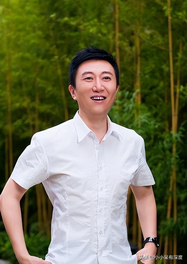 ​陈伟鸿老婆朱莉的简介（央视主持人陈伟鸿，他今年55岁了，老婆大人长相优雅端 第16张