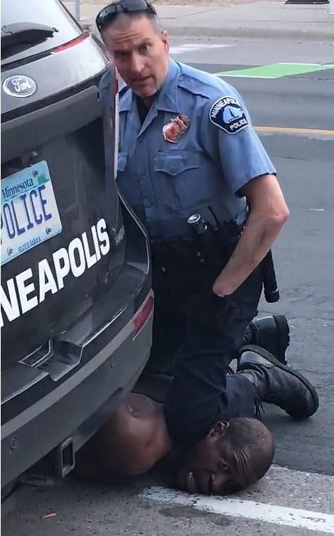 ​美国白人警察打死黑人事件升级，抗议活动中，又有一名黑人被打死 第1张