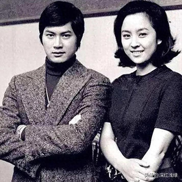 ​年轻的谢贤真是颜值天花板，外形俊朗玉树临风，旁边的美女好惊艳 第1张