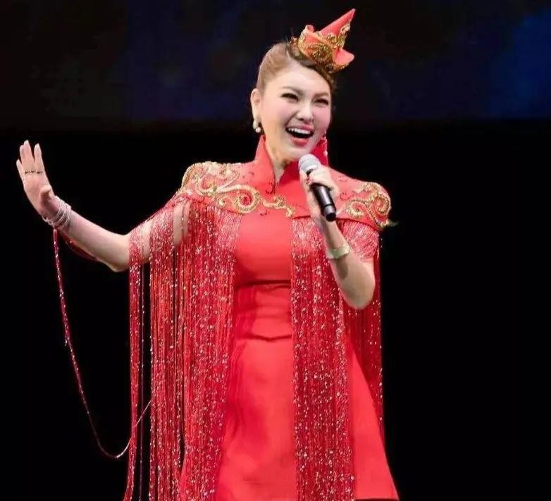 ​歌手乌兰托娅与乌兰图雅：你以为音译不同？其实根本就是两个人 第12张