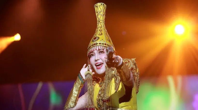 ​歌手乌兰托娅与乌兰图雅：你以为音译不同？其实根本就是两个人 第22张