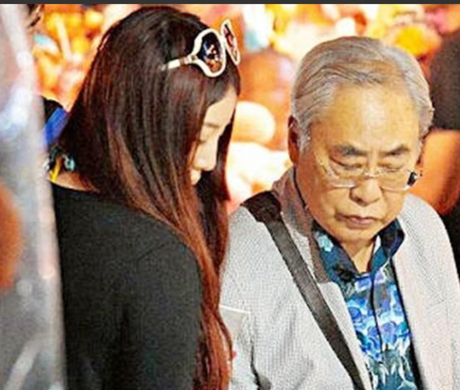 ​大儿子沉迷美色无心家业，二儿子败光400亿，一世英名被后代毁掉 第9张
