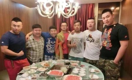 ​德云社烧饼减肥前后对比(德云社烧饼身材有多高) 第1张