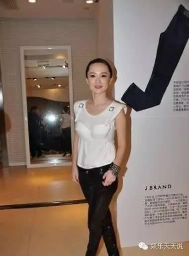 ​邓紫棋“内衣外穿”遭吐槽？盘点女星真正好看的内衣外穿！ 第10张