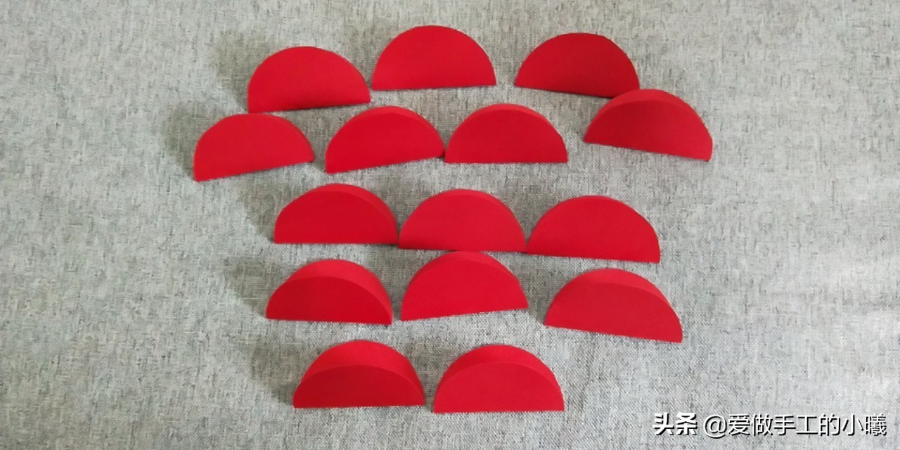​快过年了，用彩纸做个红红火火的灯笼吧，灯笼折纸图解 第5张