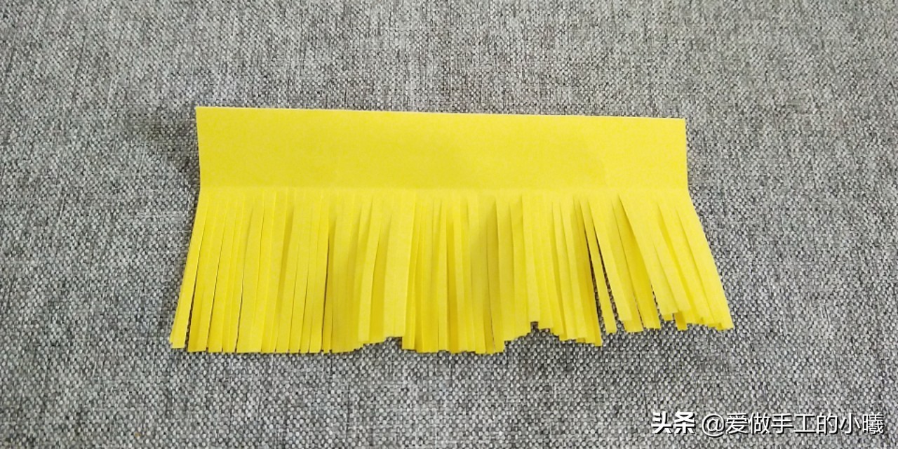 ​快过年了，用彩纸做个红红火火的灯笼吧，灯笼折纸图解 第15张