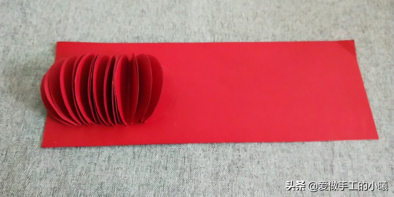 ​快过年了，用彩纸做个红红火火的灯笼吧，灯笼折纸图解 第8张