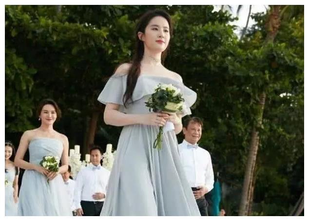 ​刘亦菲向唐嫣“借钱”，唐嫣霸气回复，两人是好演员更是好闺蜜！ 第2张