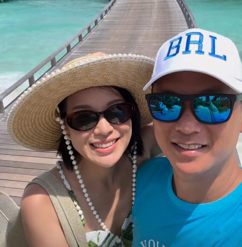 胡杏儿和老公坐游艇出海,夫妻私人飞机前合影 第4张 胡杏儿和老公坐游艇出海,夫妻私人飞机前合影 第4张
