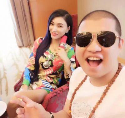 ​国家一级演员，因不擅长炒作而鲜有戏约，如今凭借成为网红“妹爷”成功翻红 第2张