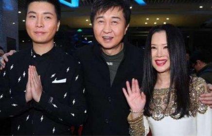 ​52岁付笛生妻子老到认不出，儿子成富豪，全家住进上亿四合院! 第2张