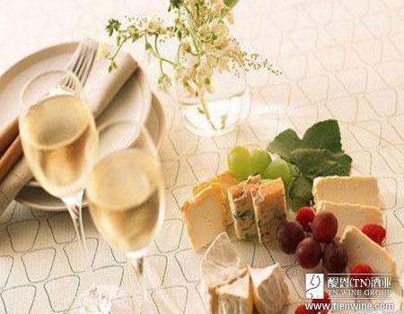 白葡萄酒配什么甜品(白葡萄酒配什么菜) 第1张 白葡萄酒配什么甜品(白葡萄酒配什么菜) 第1张