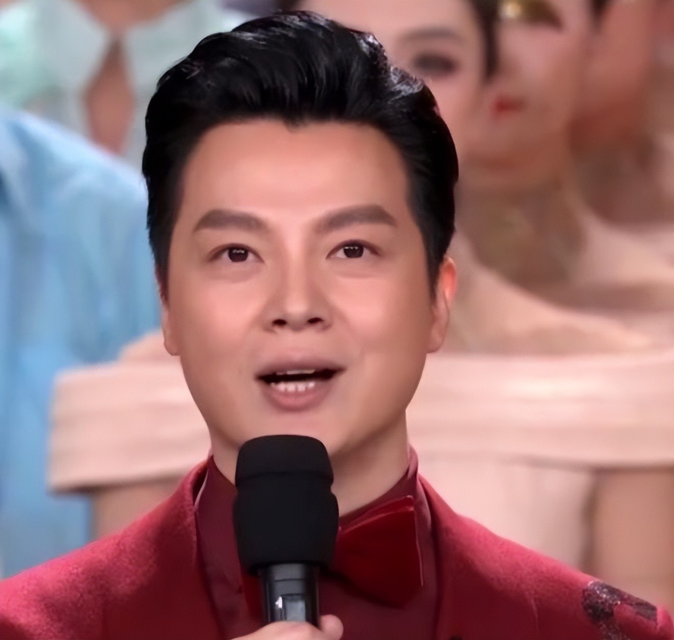 央视跨年晚会阵容曝光,看完明星名单,厕所都不敢去上了 第16张 央视跨年晚会阵容曝光,看完明星名单,厕所都不敢去上了 第16张