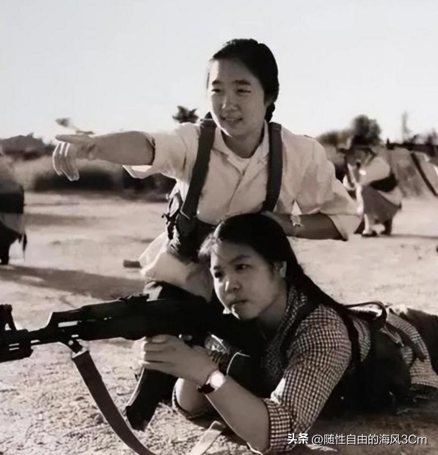 ​70年代女知青下乡旧照，最后一张颜值秒杀当今很多女明星 第11张