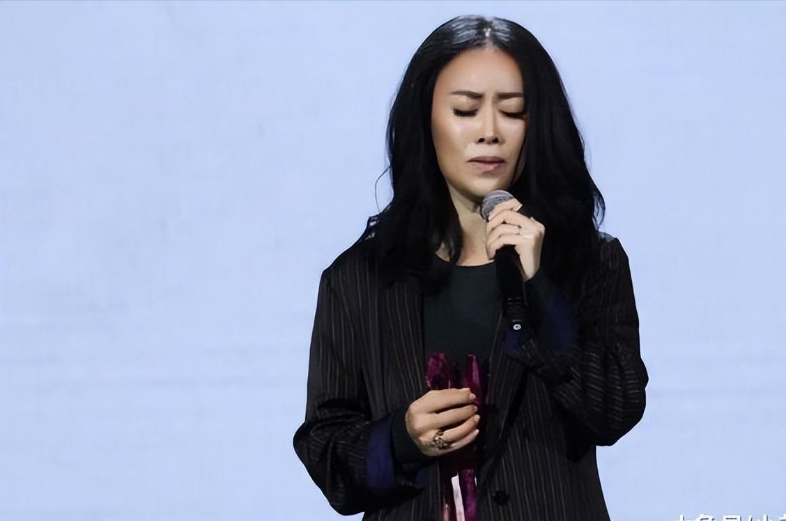 ​那英是慈禧一脉，关晓彤是真格格？盘点5位可能是满清血统的明星 第4张