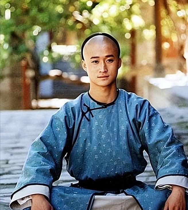 ​那英是慈禧一脉，关晓彤是真格格？盘点5位可能是满清血统的明星 第9张