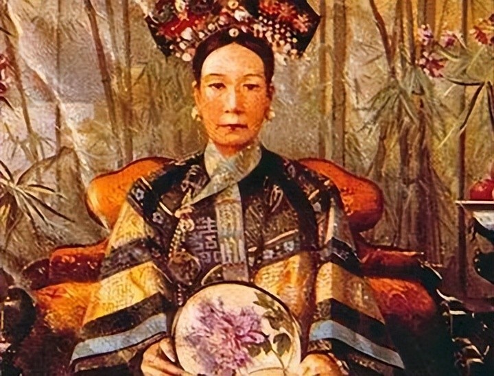 ​那英是慈禧一脉，关晓彤是真格格？盘点5位可能是满清血统的明星 第7张