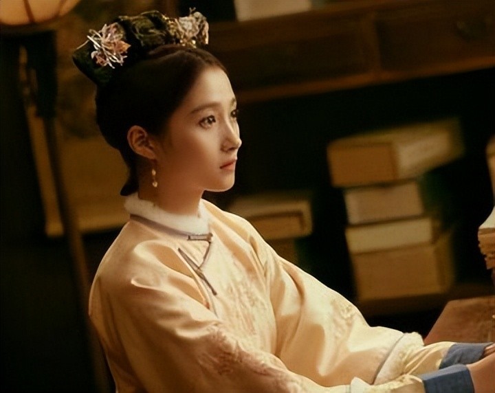 ​那英是慈禧一脉，关晓彤是真格格？盘点5位可能是满清血统的明星 第14张